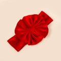 Vue détaillée du bandeau bébé en velours rouge avec grand nœud plissé élégant - 18*5.5cm / Rouge