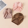 Détails de texture des bonnets pour bébé en velours côtelé avec de grands nœuds - 17.5*8.3cm / Couleur Aléatoire
