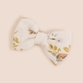 Vue détaillée d'une barrette à nœud en coton fait main avec motif floral et texture douce - 8.5*5.5cm / Vintage Morandi (#6)