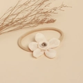 Detail of soft handmade lace flower and elastic nylon headband for babies and toddlers - Off-white Flower