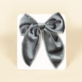 Barrette à cheveux avec nœud en velours gris foncé pour fille sur carte - 13cmx12.5cm / Gris