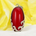 Pendentif en acier inoxydable avec opale rouge ovale et base argentée ajourée - Pendentif Seul (Sans Chaîne) / Argent/Zircone Rouge