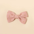 Détail du nœud papillon en velours côtelé rose avec paillettes dorées et rayures fines - Rose Poudré