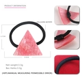 Rosafarbener Haargummi mit geometrischem Acetat-Dreieck und eleganter Marmor-Textur - Rot