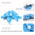 Pinza para el pelo de camelia en acetato azul brillante con perla y detalles del clip - Azul oscuro