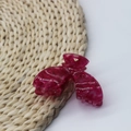 Eleganter dunkelrosaroter Haarklammer aus Acetat mit weißem Marmormuster und Metallfeder - Floral Rosa