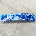 Détail de la barrette rectangulaire en acétate avec motif de marbre bleu et blanc - Lavis d'Encre Bleu Blanc (7)
