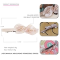 Detailansicht der Haarspange aus Acetat in Rosa mit Strass-Calla-Lilienblüten - Rosa Callalilie Stil (1)