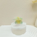 Détail d'une pince à cheveux papillon 3D double couche avec dégradé d'encre jaune et bleu - Jaune-vert