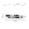 Detail der Haarklammer aus Marmor-Acetat, 6,3 cm lang, mit leichter polierter Textur - Off-White