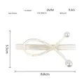 Dimensioni dettagliate della clip in acetato con perle, lunghezza 8,8 cm e spessore 3 mm - Bianco