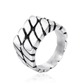 Herrenring aus Edelstahl im Vintage-Stil mit Rautenmuster und antikem Silber-Finish - US 7 / Stahl Glatt