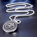Collier vintage en acier titane avec pendentif Om, bordure grecque et chaîne box - Couleur Acier avec Chaîne
