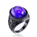 Anello vintage da uomo con gemma viola ovale e incisioni in rilievo su fascia nero-argento - Nero/Zircone Blu