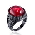 Anello vintage da uomo con grande pietra ovale rossa e rilievo di leone in metallo nero - Nero/Zircone Rosso