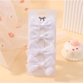 Set di quattro fermagli per capelli in pizzo bianco per bambine su scheda di supporto - Bianco (4D)