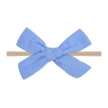 Détail d'un bandeau à nœud bleu en coton doux avec élastique sans couture pour bébé - 8-Nœud en Gaze Bleue