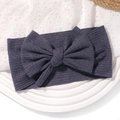 Bandeau bébé en tricot côtelé gris foncé avec grand nœud sur fond de dentelle blanche - Gris foncé