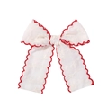 Detail einer weißen Spitzen-Haarklammer mit Stickerei und rotem Wellensaum für Mädchen - Roter Rand Pack / Rote Wellenkante