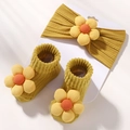 Set regalo neonato giallo zenzero con fascia a costine e calzini con girasoli 3D - Giallo Zenzero (3B) / 3B (Set da 3 pezzi)