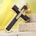 Pendentif croix triple épaisseur en or avec insert noir et zircons brillants - Pendentif Seul (Sans Chaîne) / Noir Doré