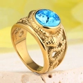 Macro di anello punk dorato con gemma blu ovale e texture a scaglie di serpente - Taglia 7 / Placcato Oro Zirconia Blu