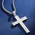 Collar colgante de cruz con nudo celta de acero inoxidable para hombre en tono plata - Color acero