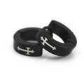 Boucles d'oreilles 4mm en acier inoxydable noir mat avec motif croix argentée gaufrée - Croix Noire
