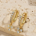 Vintage geruite creolen in goudkleur met sprankelende zirkonia-stenen bezet - Duidelijke Zirconia-stijl