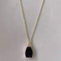 Elegante 14K vergulde ketting met zwarte druzy stenen hanger aan een verfijnde schakel - Zwart (O-Ketting)