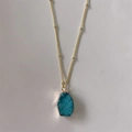 Minimalistische 14K vergulde ketting met een onregelmatige blauwe druzy steen hanger - Blauw (Satellietketting)