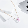 Minimalistische 14k vergoldete Kette mit unregelmäßigem rosa Naturstein Anhänger - 14k / Rosa