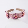 Diadema barroca floral con cristales rosas, perlas y cuentas en un soporte blanco - Gema Rosa Pesada (B) / Rosa