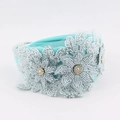 Diadema ancha verde menta elegante con flores de cuentas grises hechas a mano y cristales - Estilo Verde Menta (A)