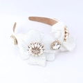 Cerchietto barocco con fiori di paillettes bianche e grandi cristalli incastonati in oro - Fiori in Paillettes Bianchi (B) / Bianco