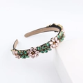 Detalle de diadema barroca con flores de strass rosa y cristales verdes en banda negra - Estilo Floral Rosa Y Verde Incrustación Densa (D)