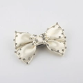 Elegante fermaglio per capelli in raso beige con perle e strass da donna - Bianco Sporco
