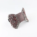 Detalle de una diadema barroca grande con cristales rojos y pedrería brillante - Estilo Rojo (D)