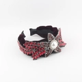 Detalle de diadema de terciopelo rojo con diamantes, cristales y estrella de perla - Diadema Perla Strass Borgoña (A)