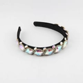 Dettaglio macro del cerchietto barocco con strass AB colorati su velluto nero - Rosa Multicolore (A)