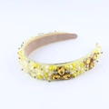 Detalle de diadema de cristal amarillo con cuentas de ámbar y cadena de diamantes - Amarillo Brillante (C)