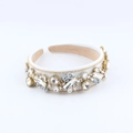 Cerchietto barocco bianco con strass e fiori di tessuto grigio per donna - Base bianco argento con strass trasparente / Lettera A