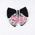 Detail der eleganten schwarzen Samt-Haarklammer mit rosa Kristallbesatz und Schleife - Rosa Champagner Strass Schwarz Samt Stil (A)