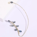 Ear cuff fait main en plaqué or 14K avec perles en verre bleu foncé et fil enroulé - Bleu (Seule boucle d'oreille)