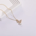 Elegante collar de oro de 14K con colgante de mariposa de circonita y perla blanca fina - Estilo de Mariposa de Perlas (XL0162-1)