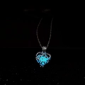 Collana con pendente a cuore luminoso con silhouette di elefante ed effetto di luce blu - Blu