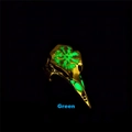 Gouden Viking raven schedel ring met groen lichtgevende runen op zwarte achtergrond - Antiek Goud Groen Licht