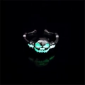 Detail van de glow-in-the-dark pompoenring met groene lichtgevende ogen en open structuur - 1# Groen Licht