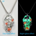 Colgante de ataúd luminoso con calavera y rosas rojas que muestra efecto de día y noche - 2# Verde Luminoso