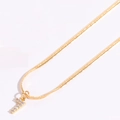Dettaglio catena serpente dorata con ciondolo numero 7 intarsiato di zirconi bianchi - Numero 7 (Placcato Oro 14K)